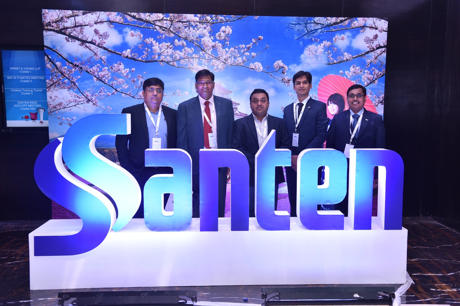 cc4de8bb-592d-4826-94e1-7c9c23d0016e